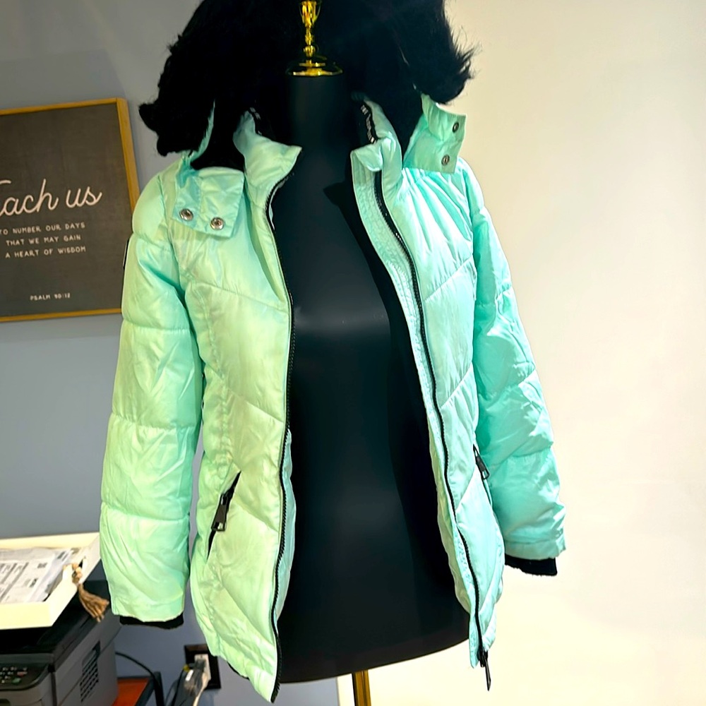 Girls original Justice teal down winter coat size 8.
